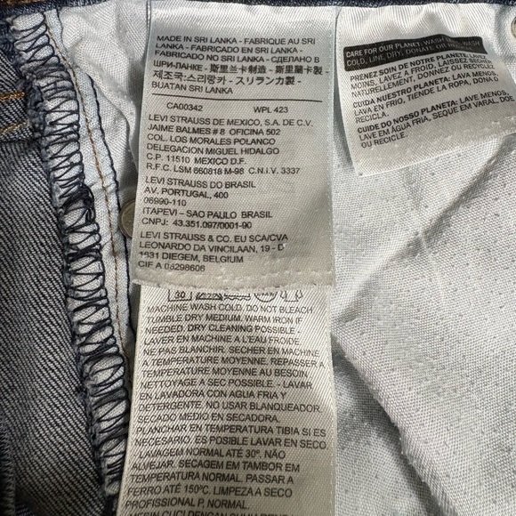 Levi’s-women’s size 10 cuffed crop jeans. Has stretch. Excellent preowned cond! - Picture 8 of 10